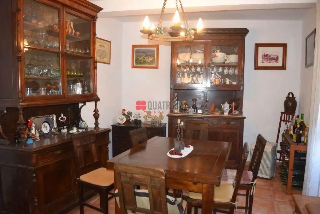 Menjador de Casa o xalet en venda en Santiago de Compostela  amb Jardí privat