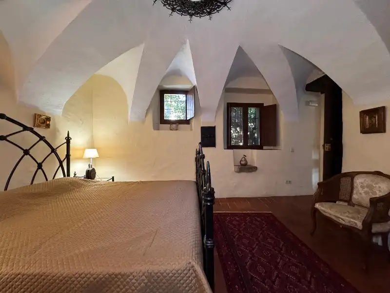Habitación de Finca rústica en venta en Ullastret con Aire acondicionado, Calefacción y Jardín privado