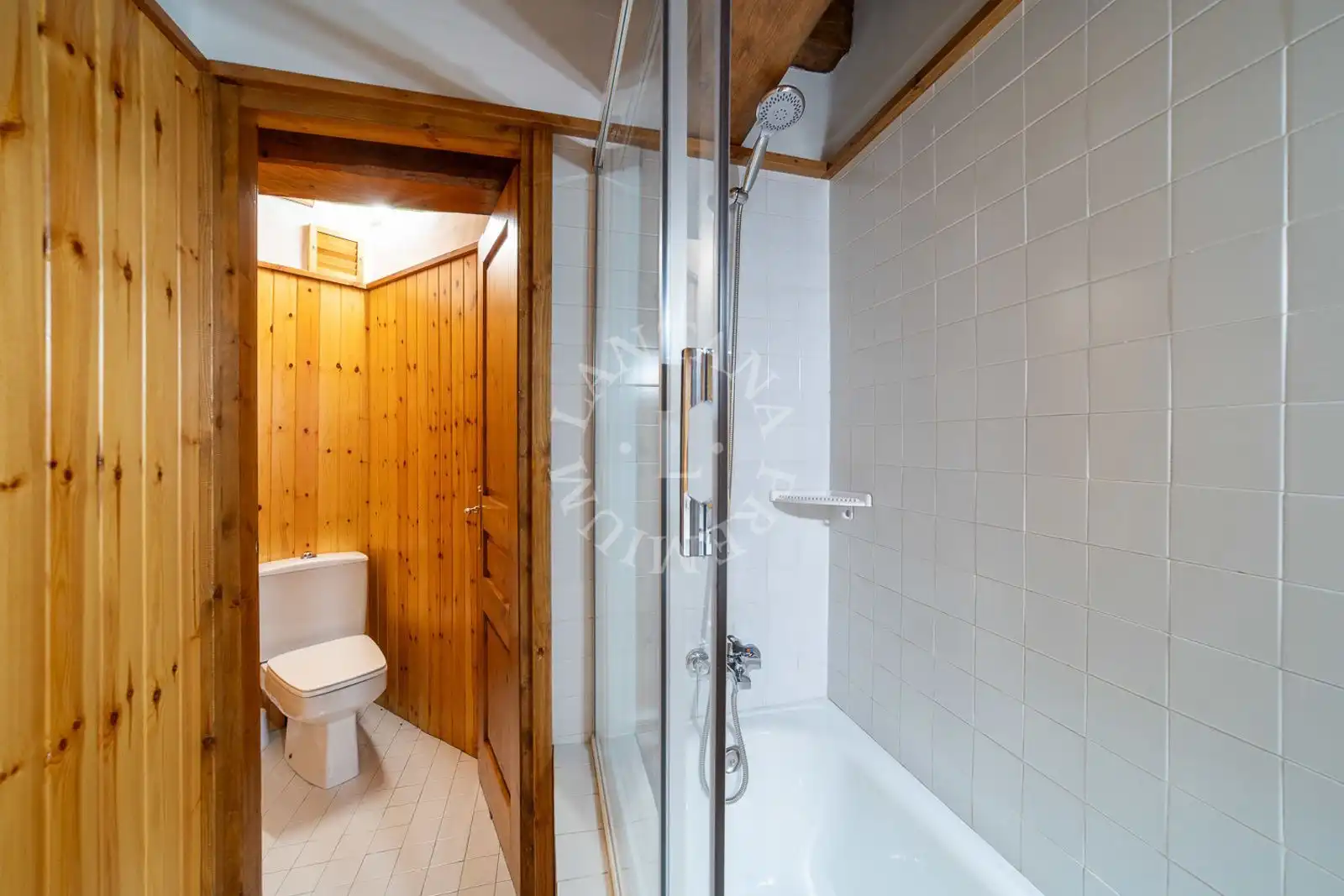 Baño de Casa o chalet en venta en Naut Aran con Calefacción, Parquet y Terraza
