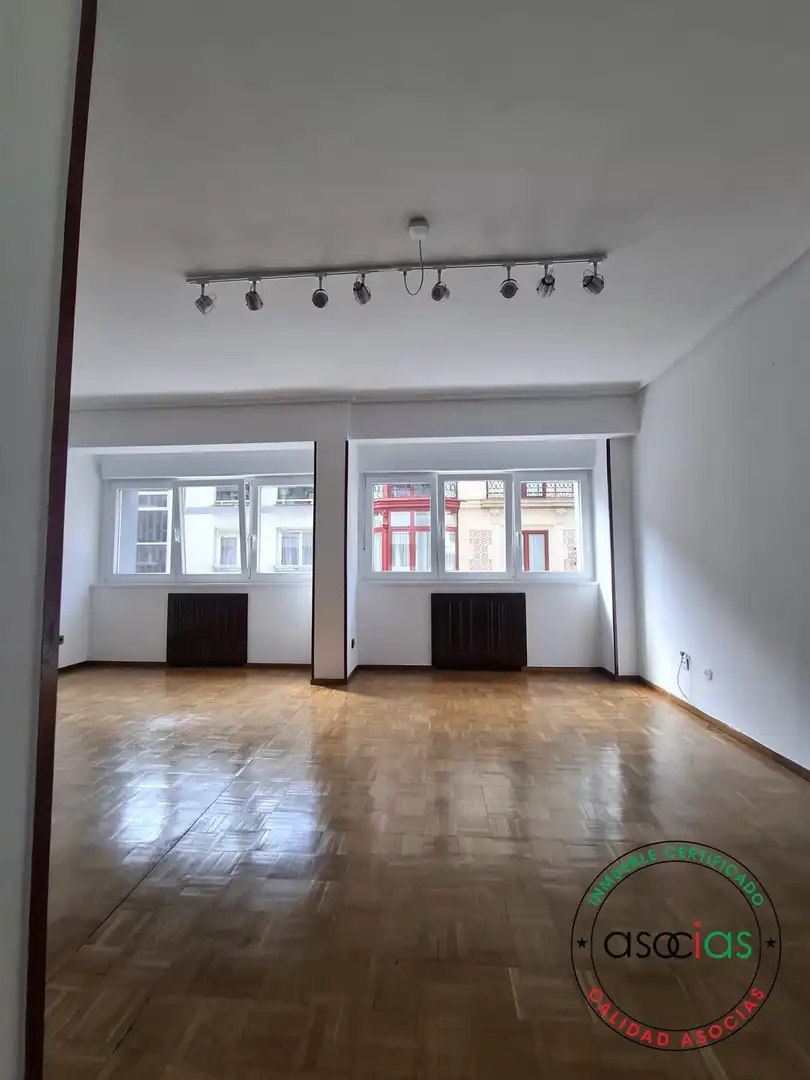 Sala d'estar de Pis en venda en Gijón  amb Calefacció