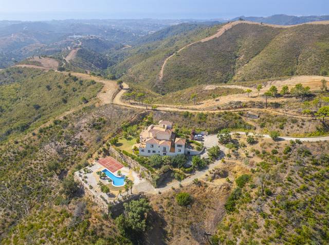 Casa-chalet en Venta en Altos de Estepona