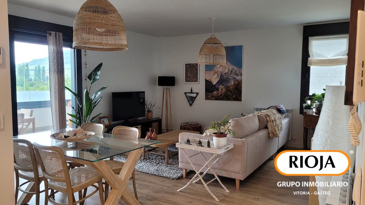 Living room of Flat for sale in Vitoria - Gasteiz  with Heating, Terrace and Furnished