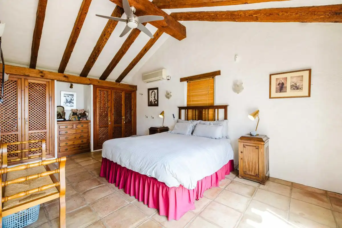 Dormitori de Casa o xalet en venda en Estepona amb Aire condicionat, Calefacció i Jardí privat