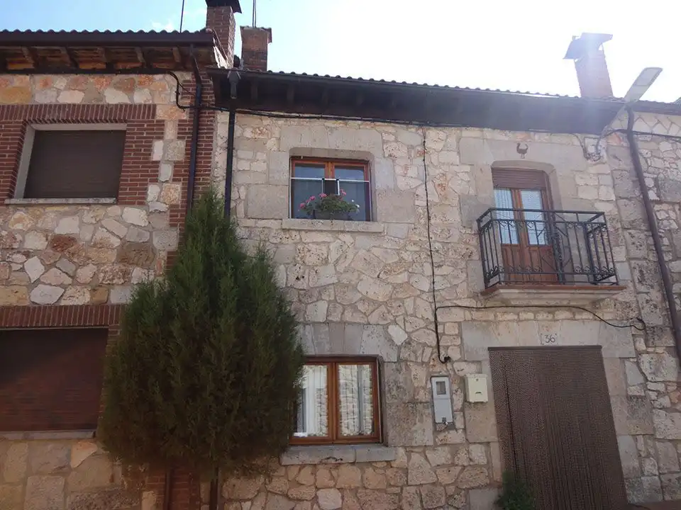 Vista exterior de Casa o chalet en venta en Arauzo de Miel con Calefacción, Trastero y Amueblado