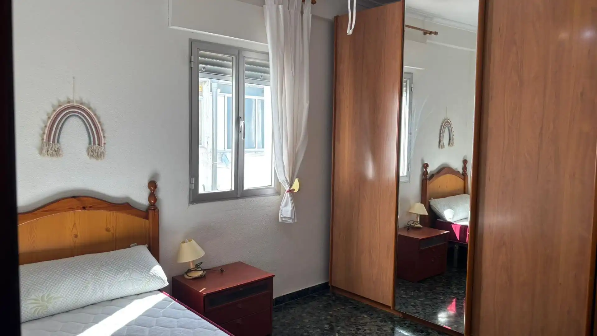 Room in Calle LOZOYA, El Plantinar – Avda. La Paz - El Juncal