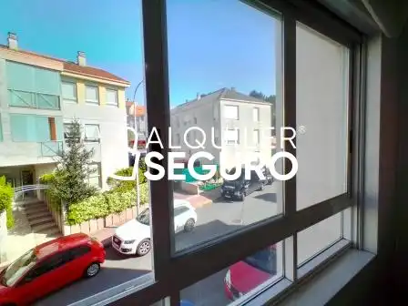 Vista exterior de Piso de alquiler en Oleiros con Calefacción, Trastero y Amueblado