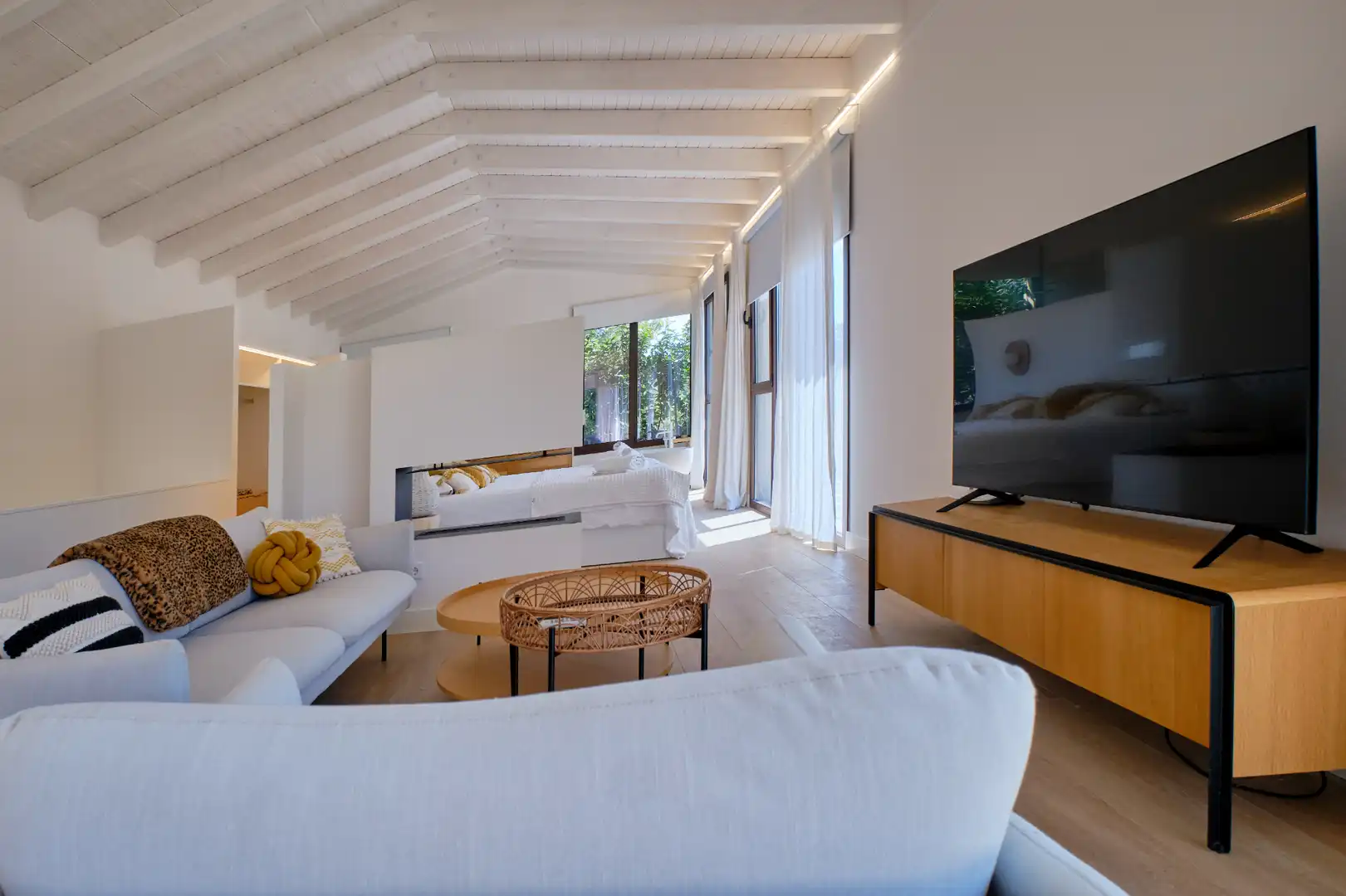 Sala d'estar de Casa o xalet de lloguer en Mont-ras amb Aire condicionat, Calefacció i Jardí privat