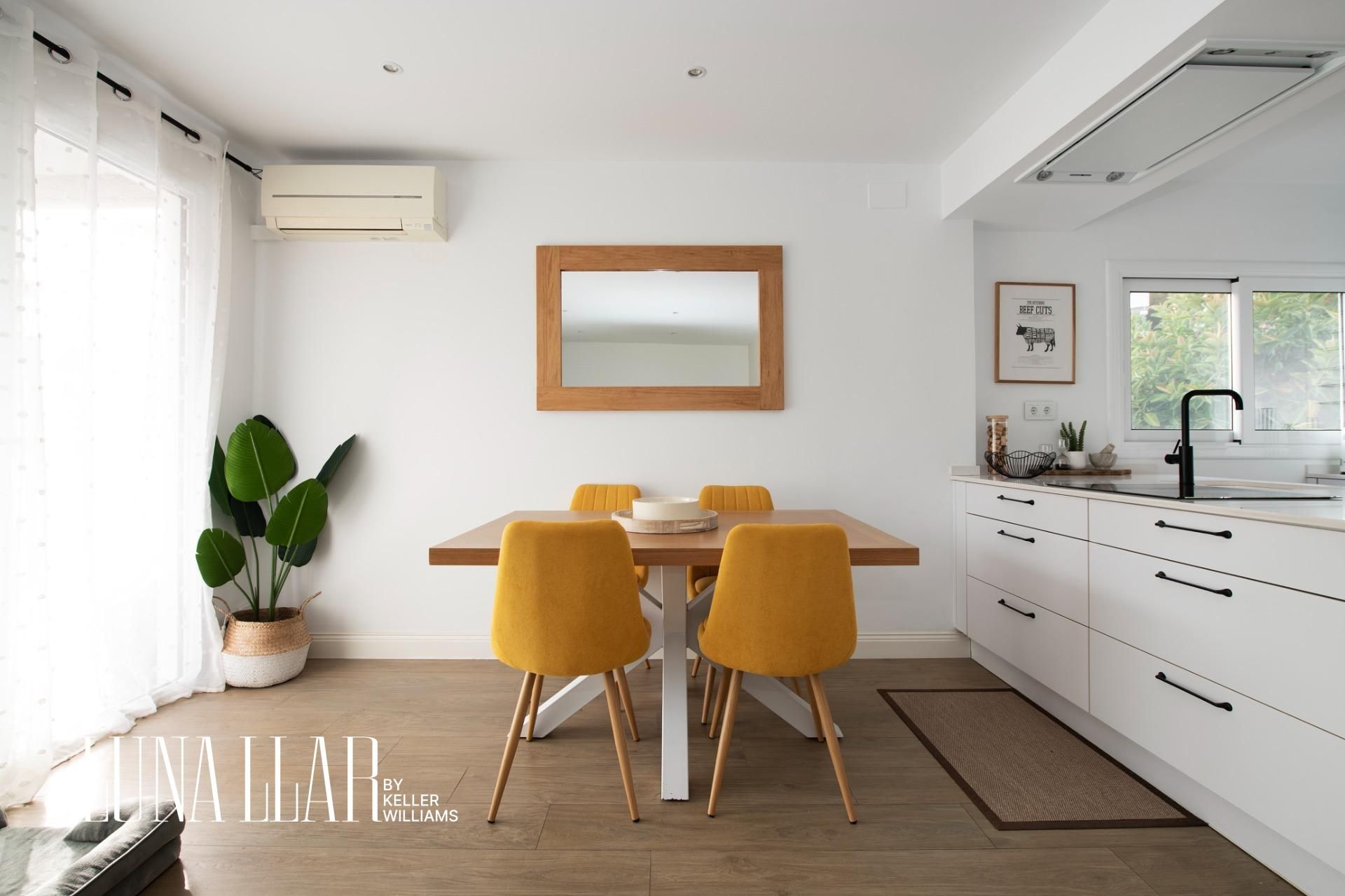 Dining room of Flat for sale in Castelldefels  with Private garden, Parquet flooring and Terrace