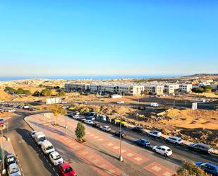 Vista exterior de Àtic en venda en Telde amb Aire condicionat