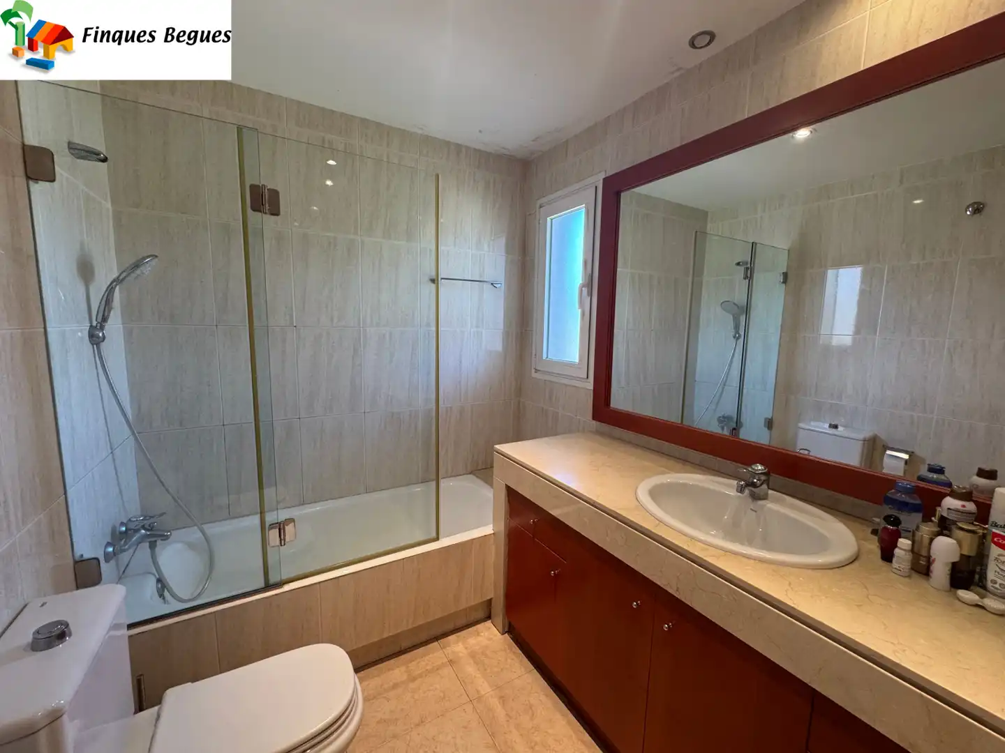 Baño de Piso en venta en Begues con Calefacción, Terraza y Trastero