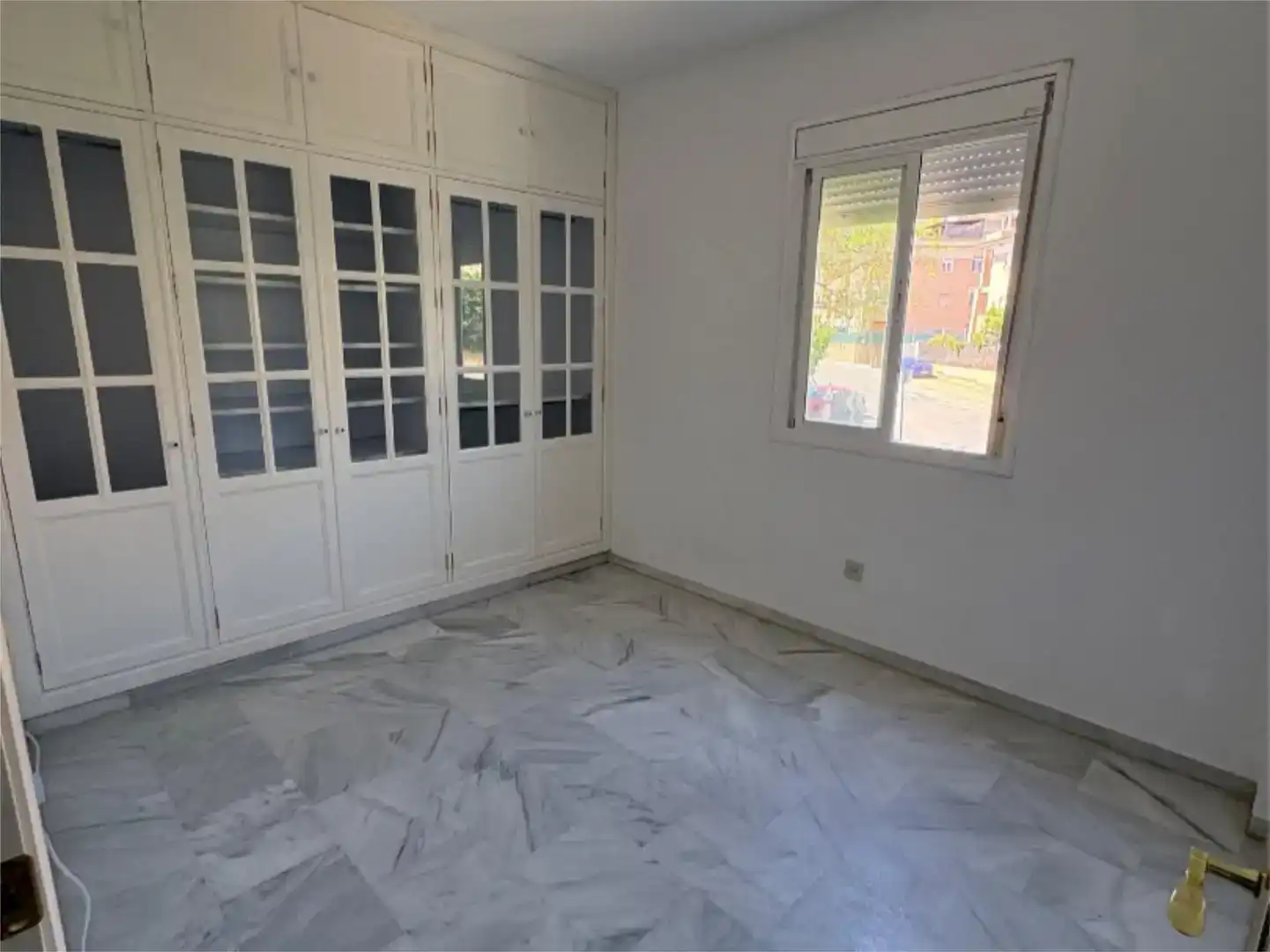 Habitación de Piso de alquiler en Tomares con Aire acondicionado, Piscina y Balcón