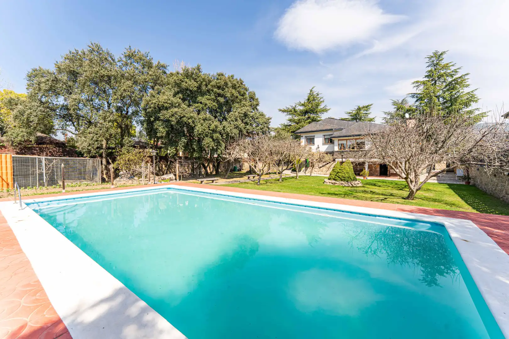 Swimming pool of Houses for sale in Alpedrete  with Furnished