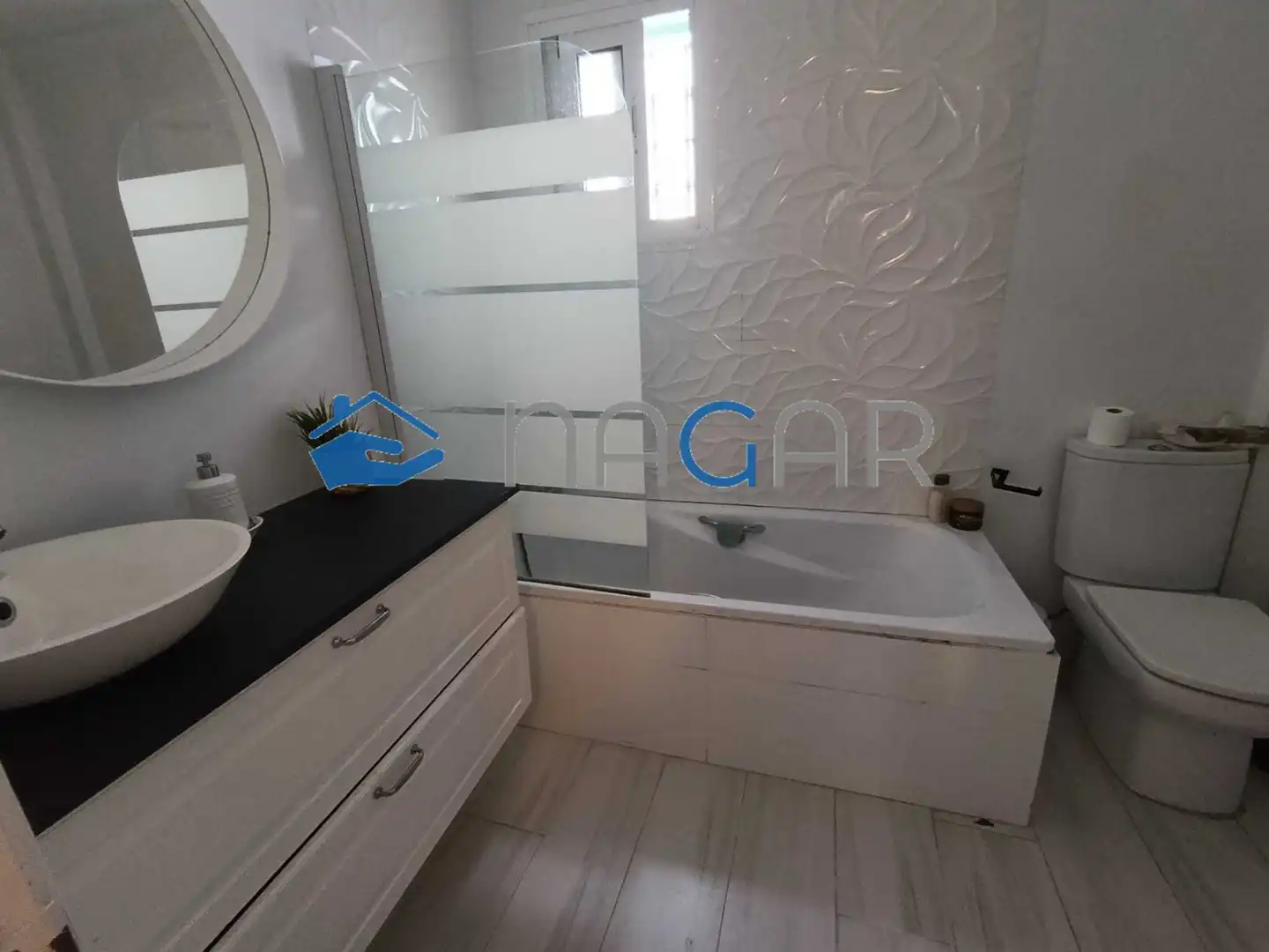 Bany de Casa o xalet en venda en La Línea de la Concepción amb Aire condicionat i Terrassa