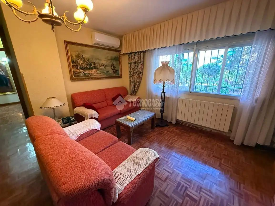 Living room of Flat for sale in Alcalá de Henares  with Air Conditioner and Heating