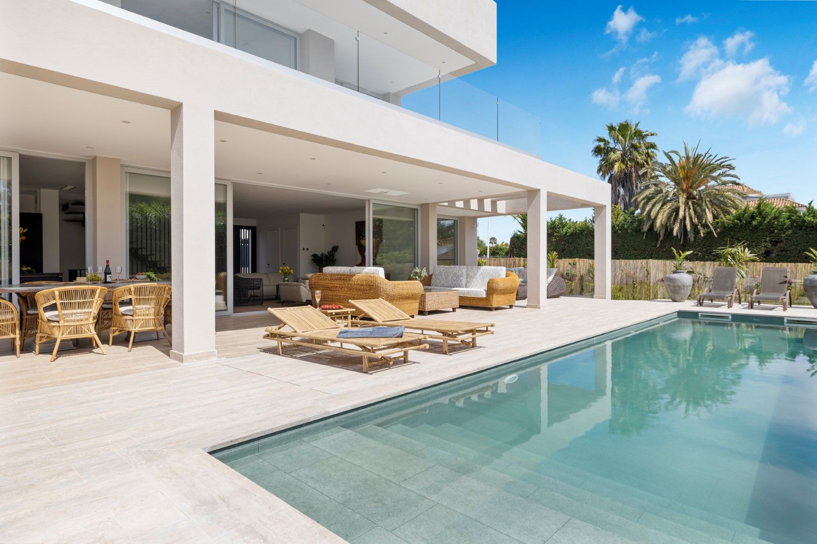 Terrace of House or chalet for sale in Marbella  with Air Conditioner, Heating and Private garden