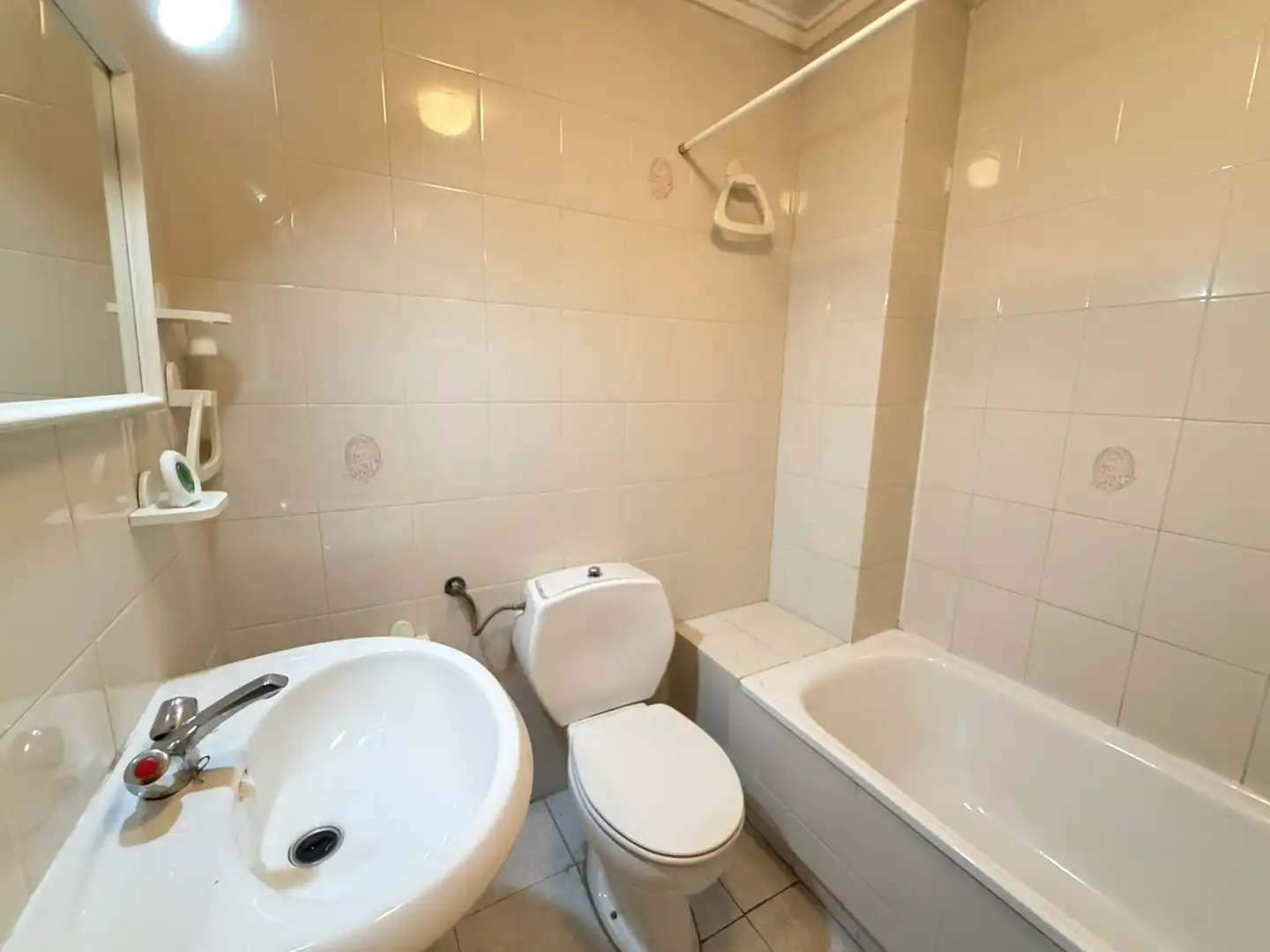 Bathroom of Flat for sale in Torrevieja  with Terrace, Furnished and Washing machine