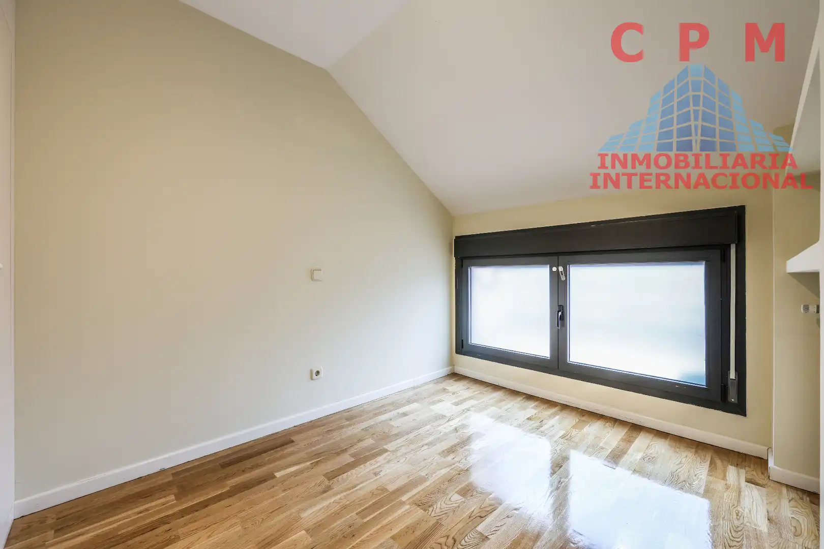 Bedroom of Duplexes for rent in Madrid  with Air Conditioner, Heating and Parquet flooring