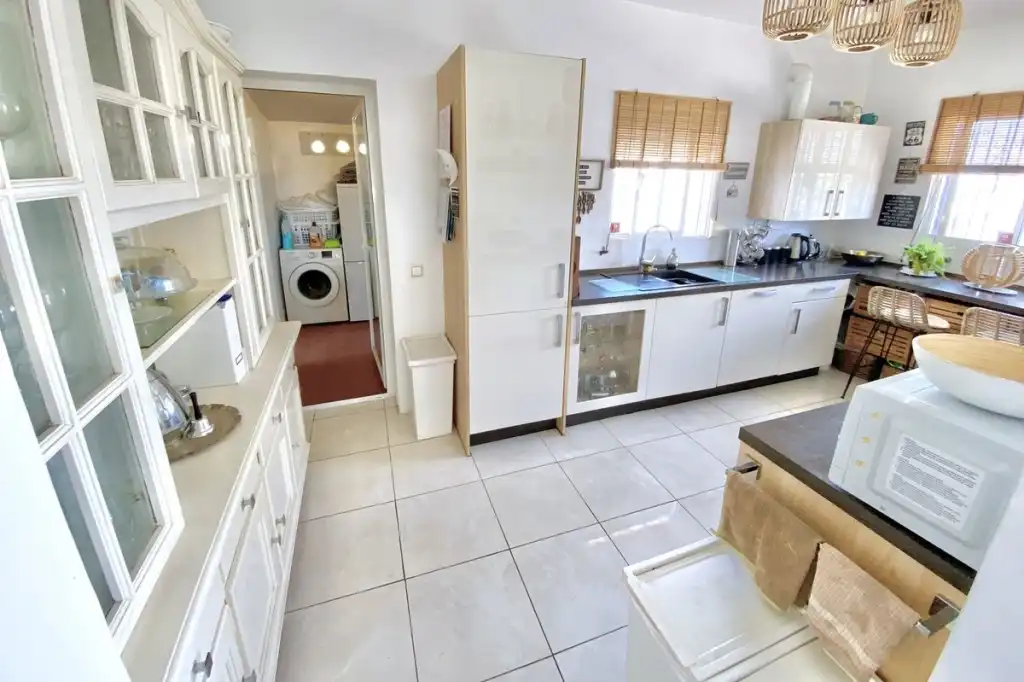 Cocina de Finca rústica en venta en Mijas con Jardín privado, Terraza y Piscina