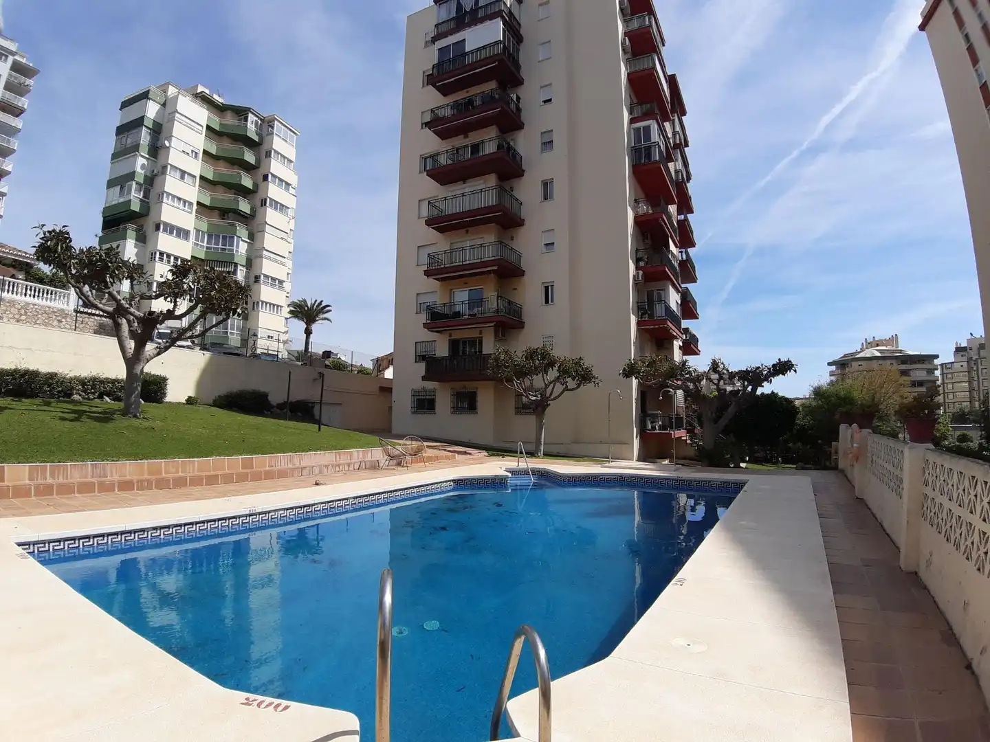 Piscina de Apartamento en venta en Fuengirola con Aire acondicionado y Piscina comunitaria