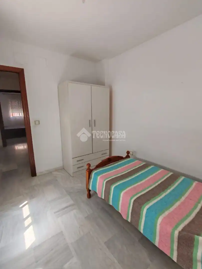Habitación de Casa adosada en venta en Marchena