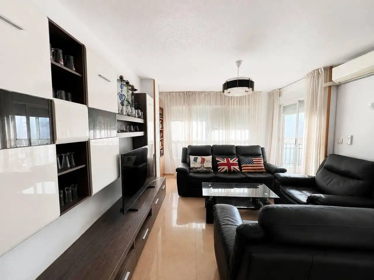 Sala de estar de Apartamento en venta en Alicante / Alacant con Aire acondicionado, Calefacción y Trastero