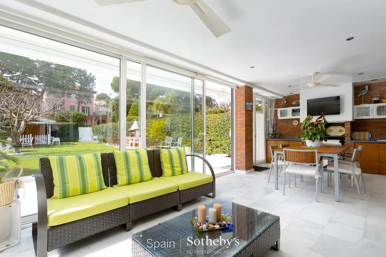 Terraza de Casa o chalet en venta en Alella con Aire acondicionado, Calefacción y Jardín privado