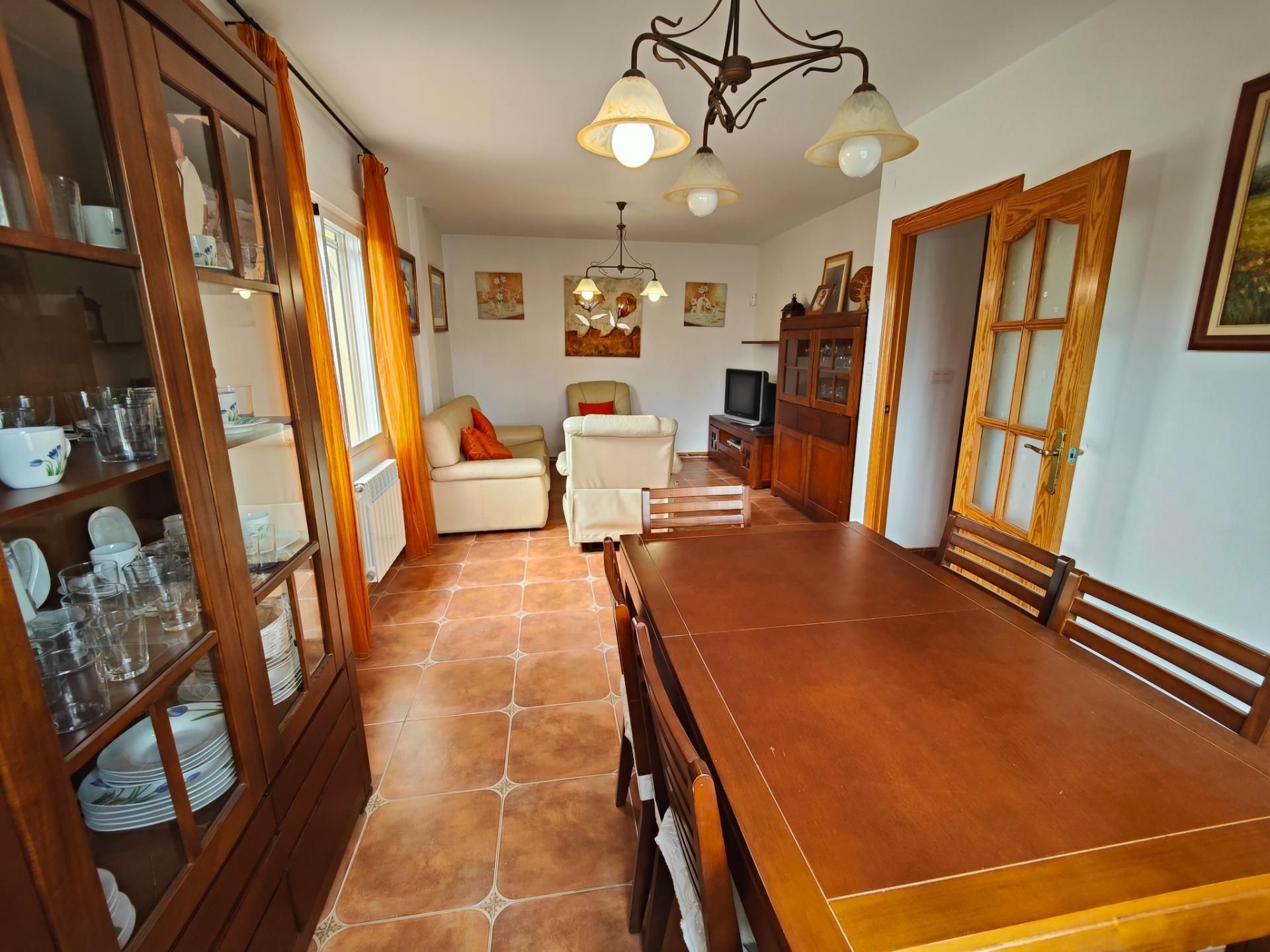House or chalet to rent in Ambroz