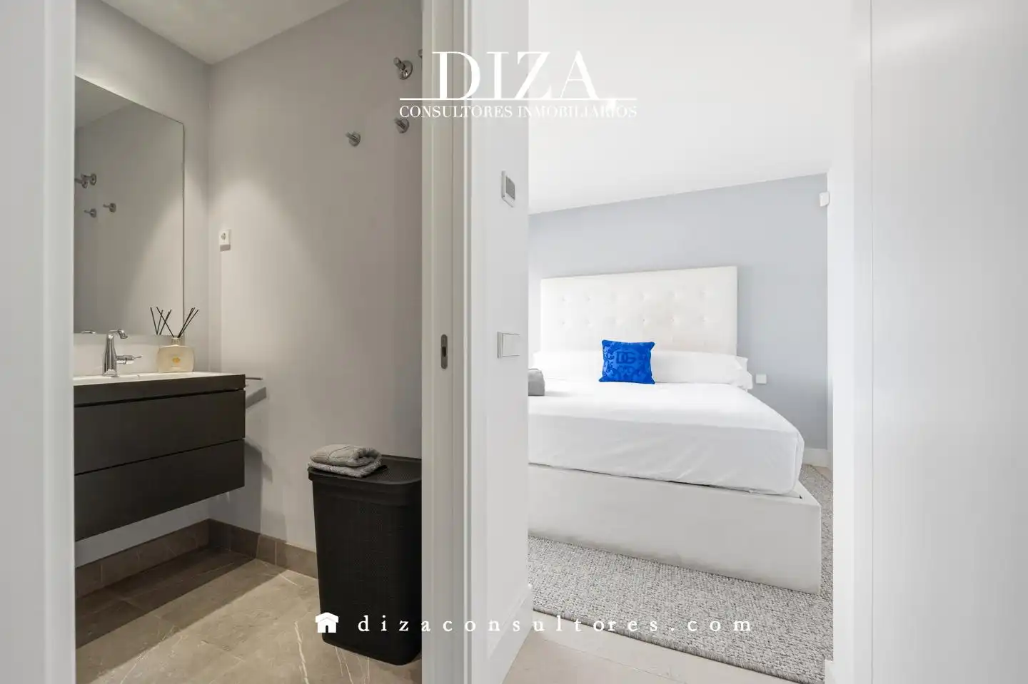 Bedroom of Houses for sale in Las Rozas de Madrid  with Air Conditioner, Heating and Private garden