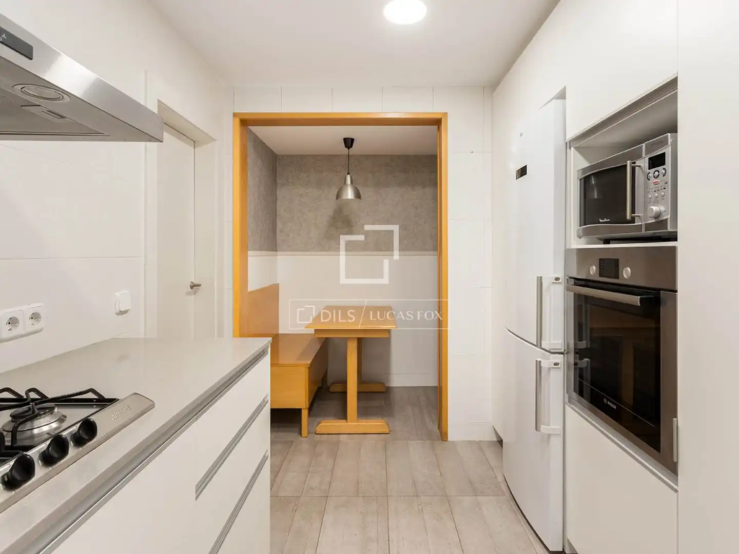 Küche von Wohnung zum Verkauf in Barcelona mit Klimaanlage und Heizung