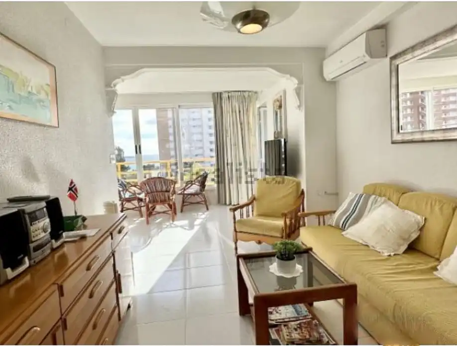 Vista exterior de Piso en venta en Benidorm con Aire acondicionado, Jardín privado y Terraza