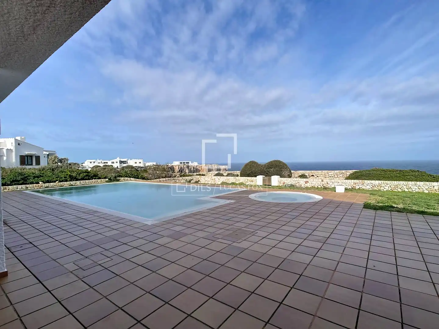 Schwimmbecken von Haus oder Chalet zum Verkauf in Ciutadella de Menorca mit Privatgarten, Terrasse und Schwimmbad
