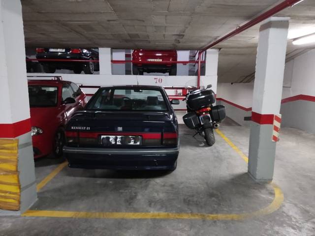 Garaje en Alquiler en Calle Mires, 20 en La Calzada