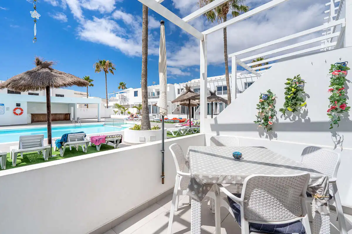 Terraza de Piso en venta en Tías con Balcón y Piscina comunitaria