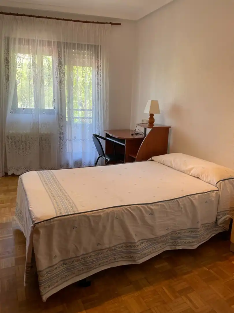 Habitación de Piso de alquiler en Salamanca con Calefacción, Jardín privado y Parquet
