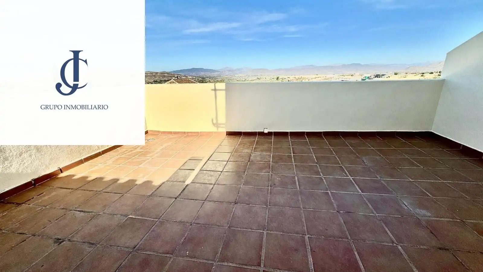 Casa aparellada en venda a UR6 15, imagen 5