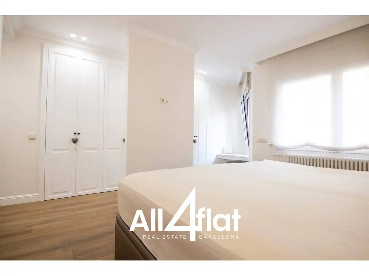 Bedroom of Flat for sale in Barcelona  with Air Conditioner, Heating and Parquet flooring