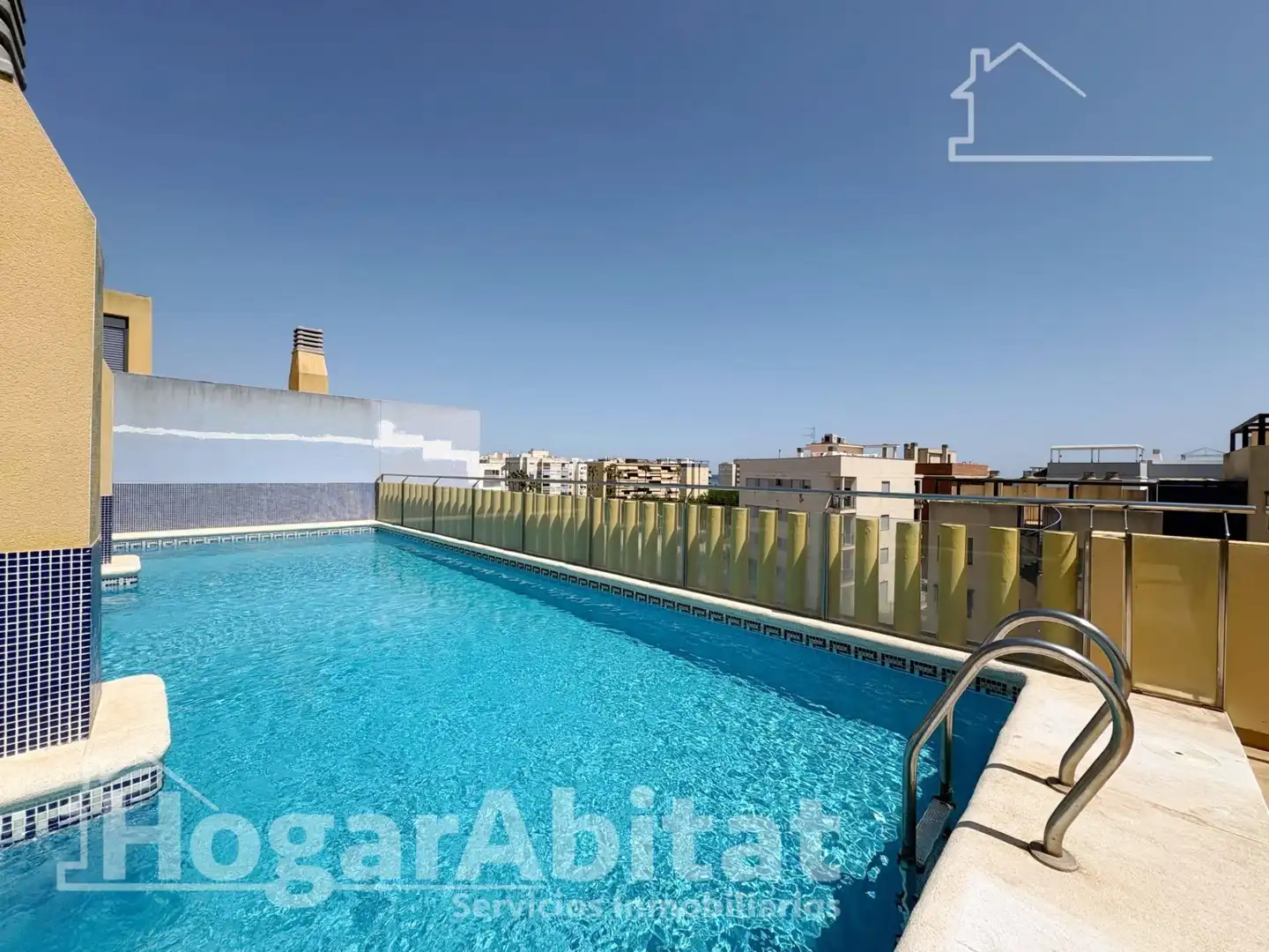 Piscina de Piso en venta en Bellreguard con Aire acondicionado, Calefacción y Jardín privado
