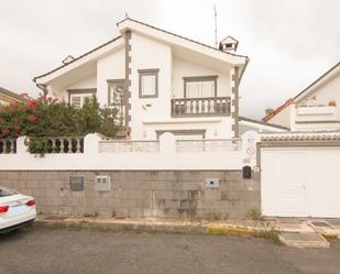 Vista exterior de Casa o xalet en venda en Las Palmas de Gran Canaria amb Aire condicionat, Terrassa i Traster