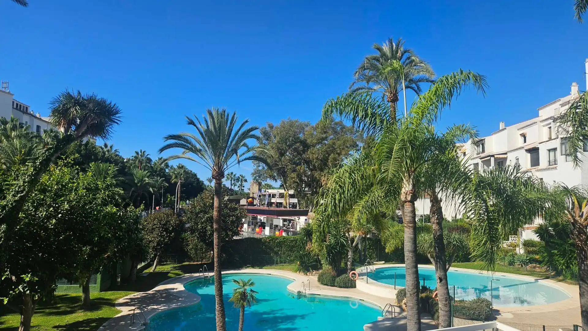 Schwimmbecken von Wohnungen zur Miete in Marbella mit Klimaanlage, Terrasse und Möbliert