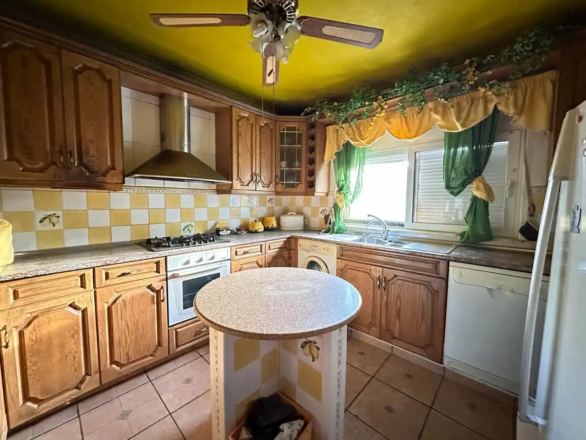 Cocina de Finca rústica en venta en Los Montesinos con Jardín privado, Piscina y Amueblado