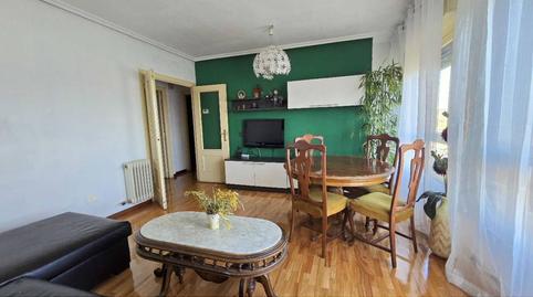 Foto 3 de Piso de alquiler en Cascajos - Piqueras,  Logroño