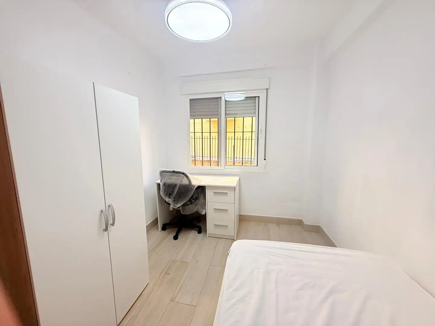 Schlafzimmer von Wohnung zur Miete in Málaga mit Möbliert, Ofen und Waschmaschine