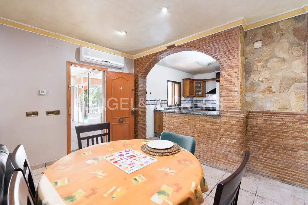 Cocina de Casa o chalet en venta en Sagunto / Sagunt con Aire acondicionado, Calefacción y Jardín privado