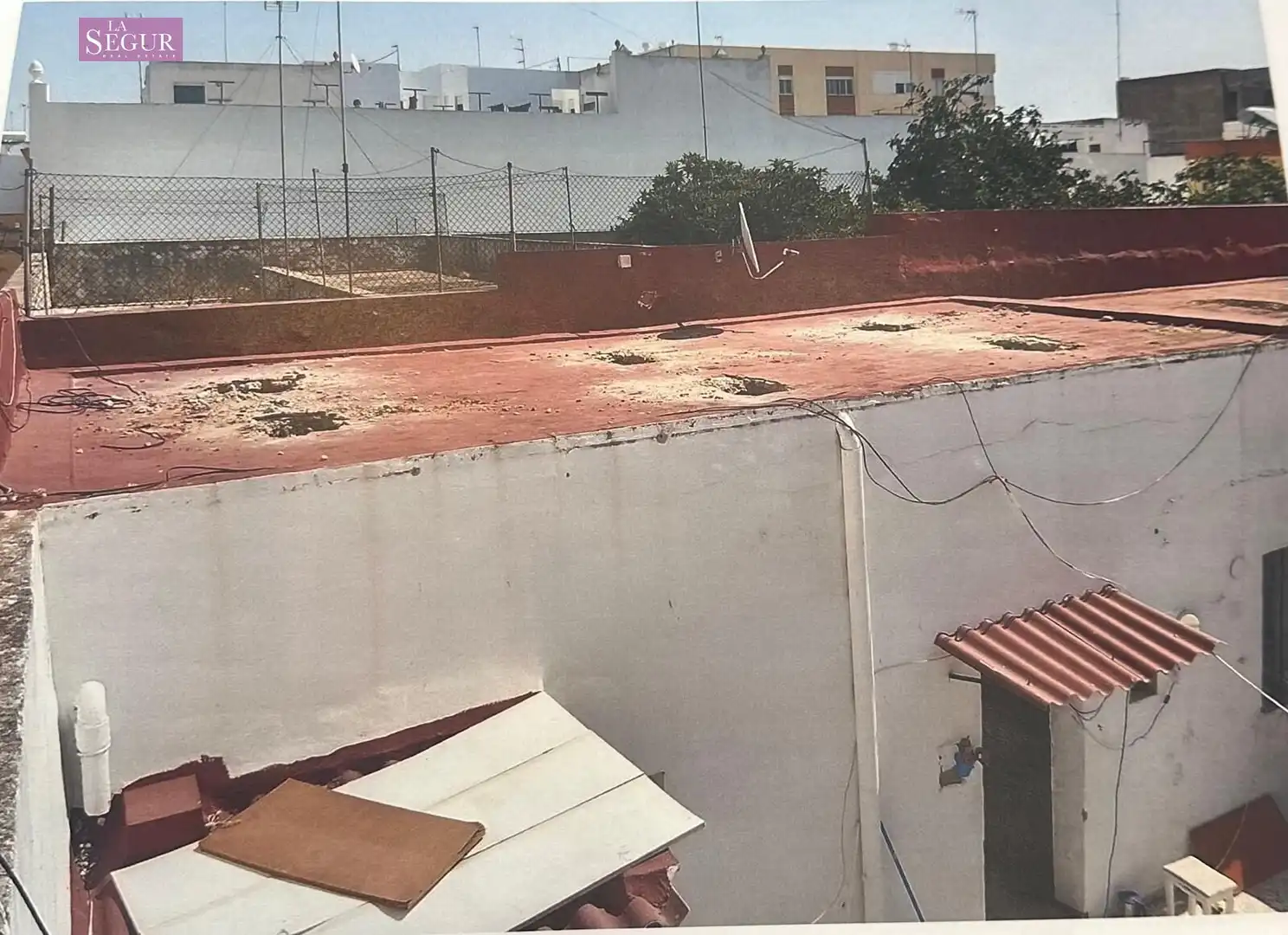 Vista exterior de Edificio en venta en Puerto Real
