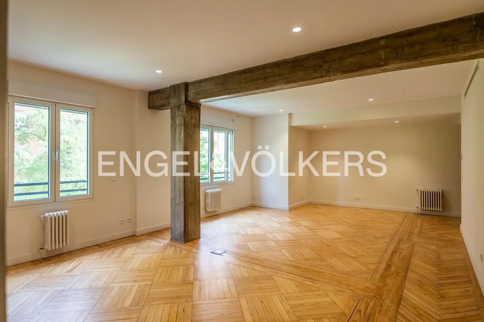 Wohnzimmer von Wohnung zur Miete in Sevilla mit Klimaanlage, Heizung und Parkett