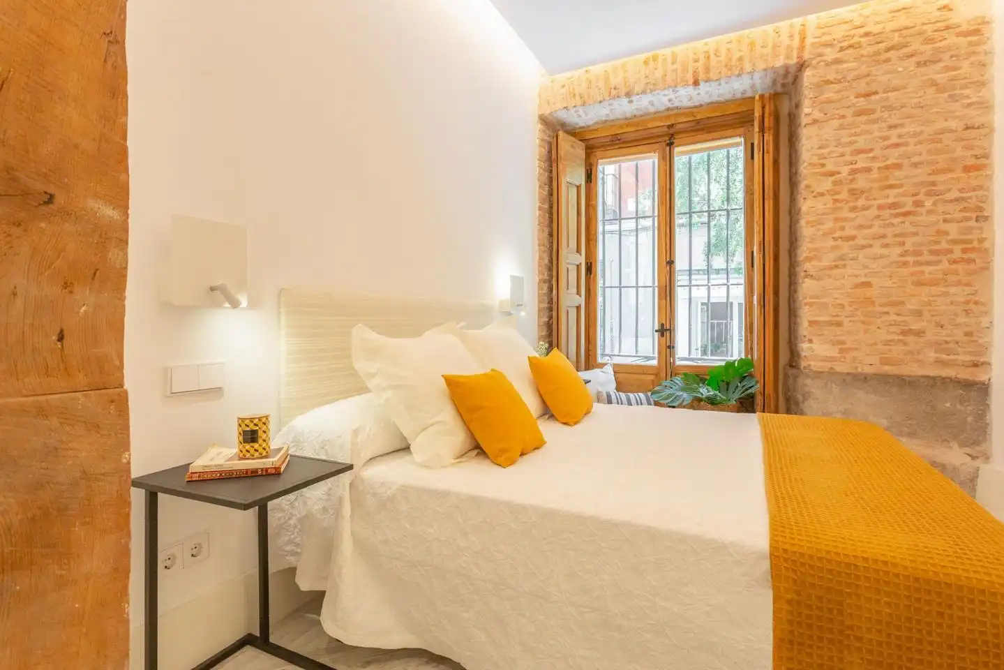 Bedroom of Ground floor for sale in  Madrid Capital  with Air Conditioner and Heating