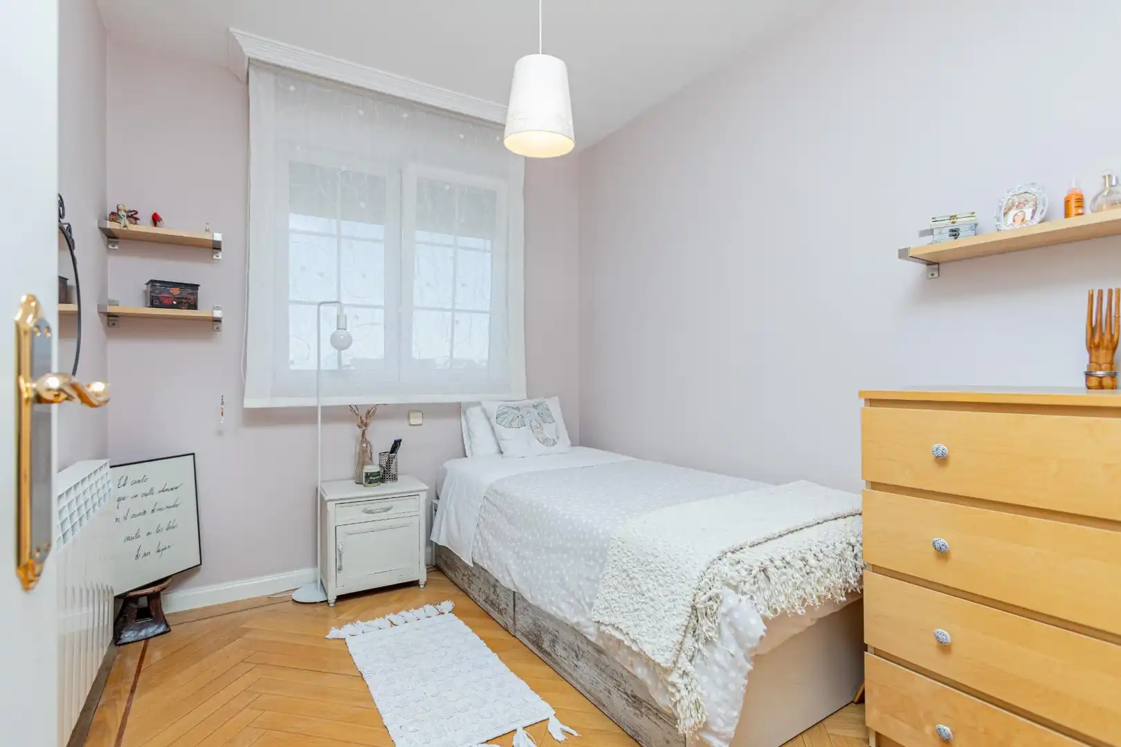 Habitación de Casa o chalet en venta en Madrid con Aire acondicionado, Calefacción y Jardín privado