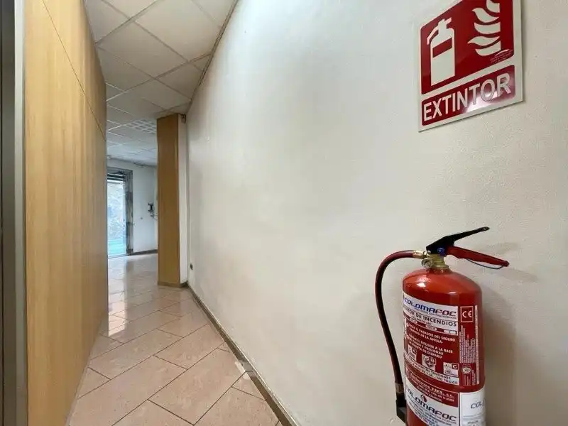 Local comercial en venda a Centre, imagen 9
