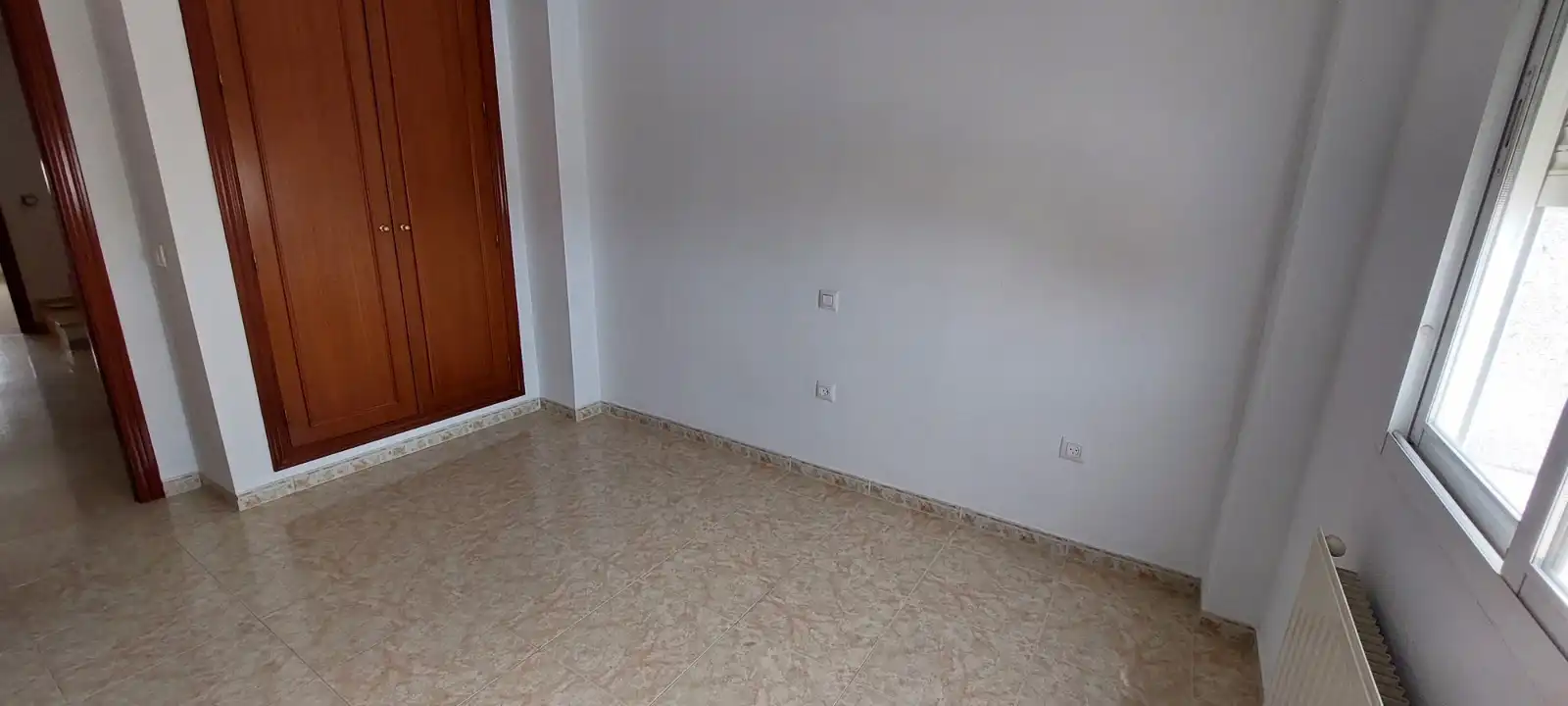 Habitación de Casa adosada de alquiler en Badajoz con Calefacción, Jardín privado y Terraza