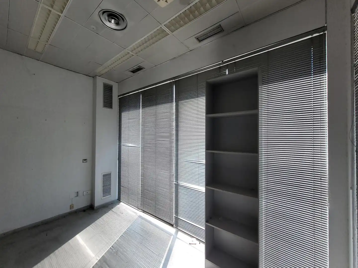 Industrial building for sale in PG PORTAZGO 64, imagen 7